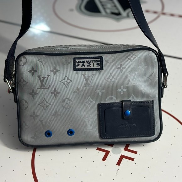 GRAY LOUIS VUITTON MONOGRAM SATELLITE ALPHA MESSENGER CROSSBODY BAG - Picture 1 of 4